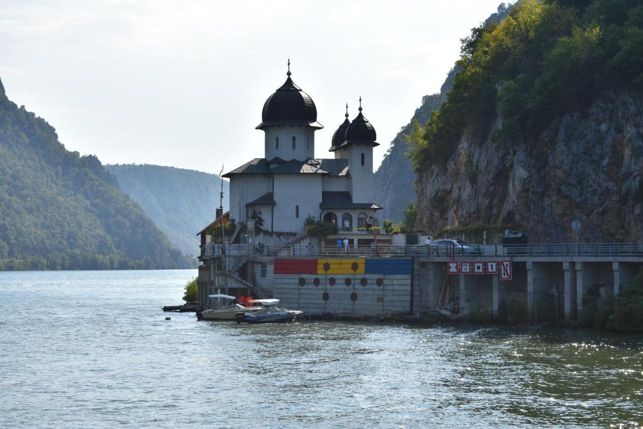 Hotel Aquastar Danube Kladovo Bagian luar foto